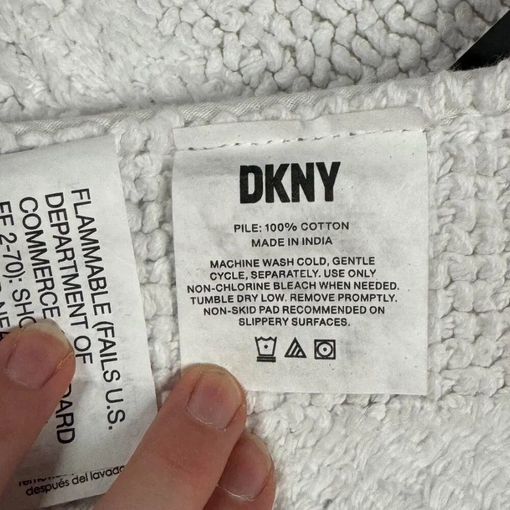 DKNY 17 x 24 White Bath Rug Mat Reversible COTTON Stripes Striped Knit Ivory